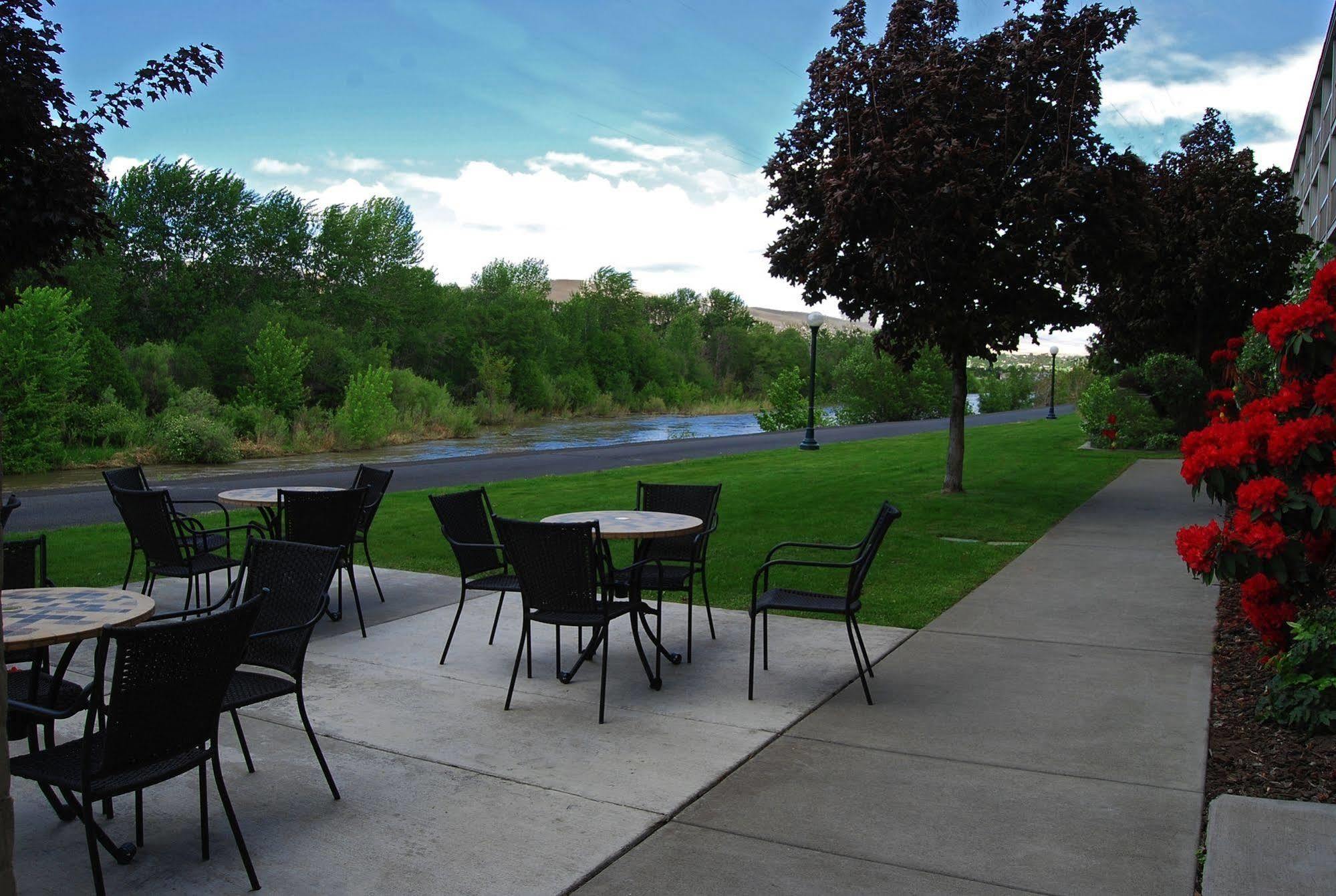 Baymont By Wyndham Yakima Riverfront Ресторан фото