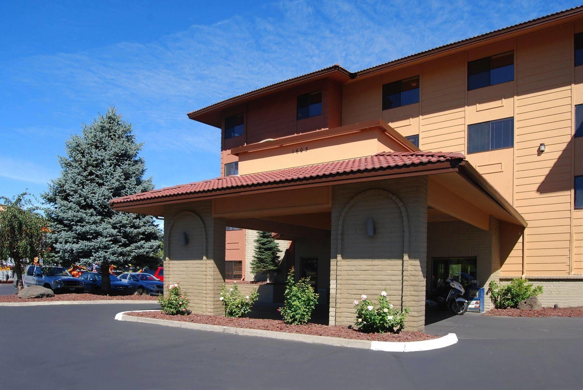 Baymont By Wyndham Yakima Riverfront Экстерьер фото