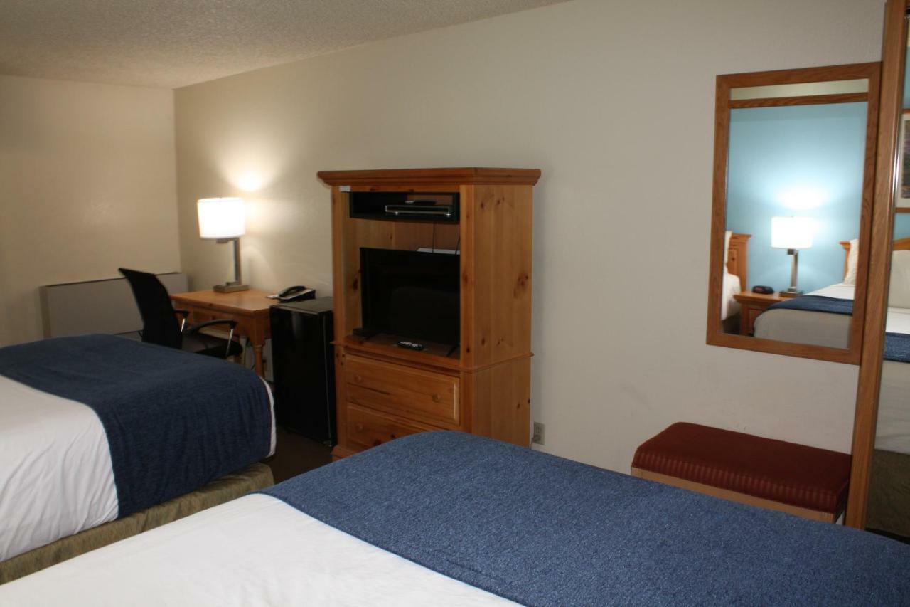 Baymont By Wyndham Yakima Riverfront Экстерьер фото